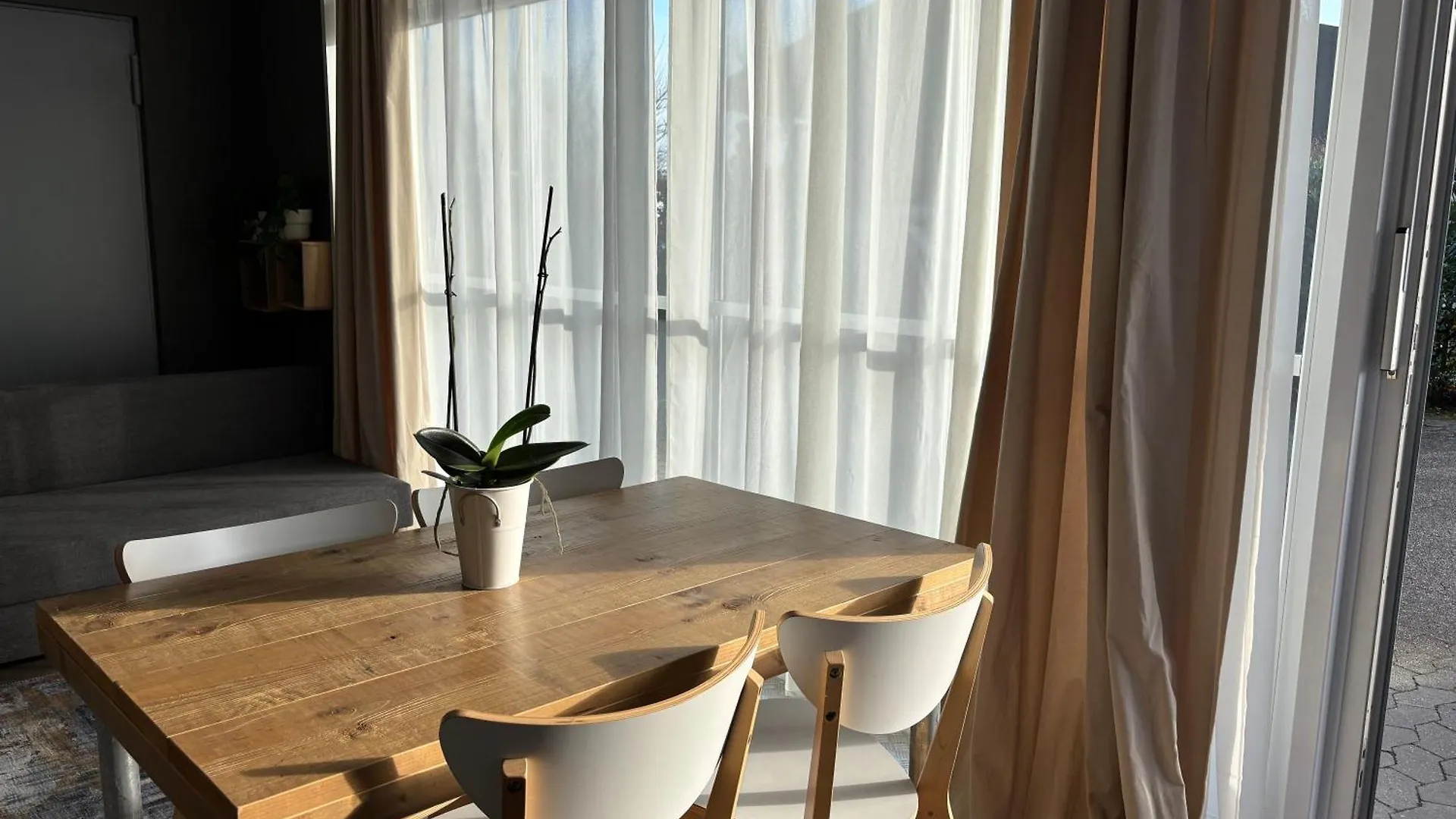 Lägenhet Authentic Travellers Suite Meerbusch